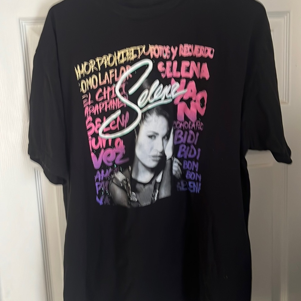 Selena t-shirt